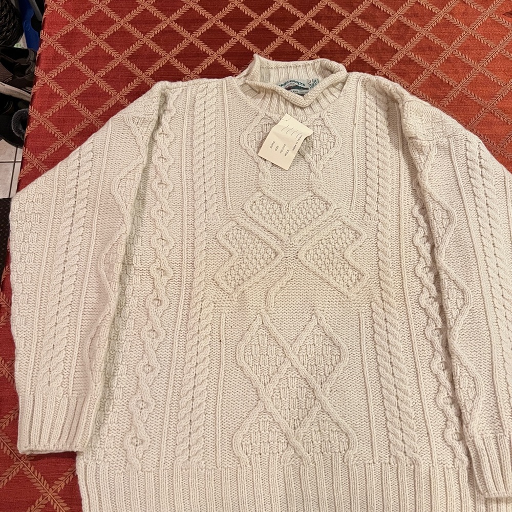 NWT Women’s Cream Cable Knit Sweater Size L